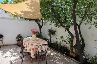 Image de Solution with private garden 150m from the beach.