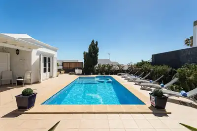 Image de Villa Alki | A large five bedroom villa with an amazing swimming pool