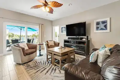 Image de Stunning Beach Retreat W/ Shared Pool, Beach Access, Large Balcony & Gas Grill