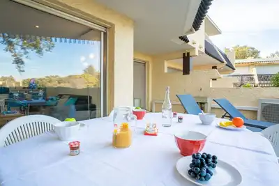Image de Agréable appartement pour 4 personnes avec climatisation, Wifi, Tv, terrasse et parking