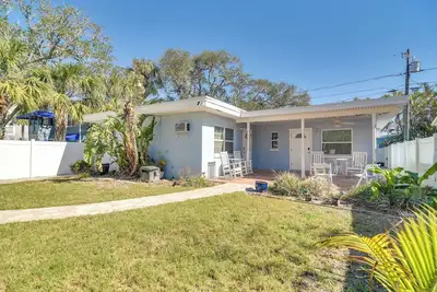 Image de Indian Rocks Beach Unit - Steps from the Shoreline