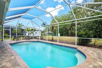 Image de Immaculate 3bd home with private inground pool