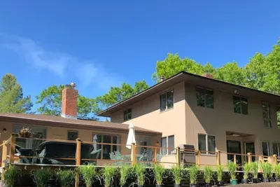 Image de Full 4 bedroom house surrounded by a four acre preserve