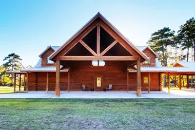 Image de The Wildflower Ranch Log Cabin - Hot Tub - Generator