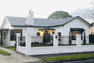 Image de ‘A Place to call “Home” - A Bespoke Getaway with Free Wi-Fi
