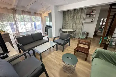Image de Maison à Roses avec piscine communale Av-51