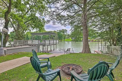 Image de Seguin Home on Lake Placid w/ Boat Dock!