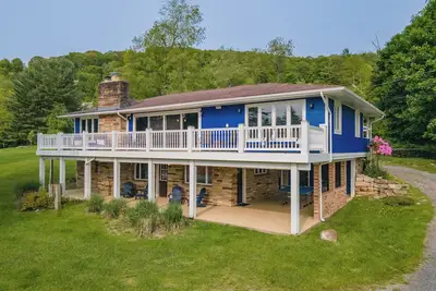 Image de New! Cool Change: Split Lake Front, Ski Area, Dock Slip, Pool Table, Hot Tub!