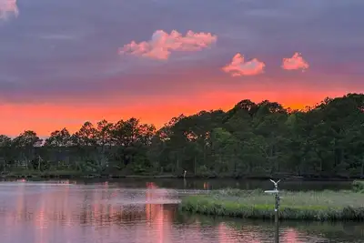 Image de Pet Friendly! Awesome Water Views plus amazing yard!