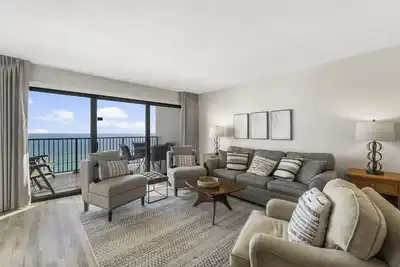 Image de Available Now! Sleeps 6! Recently Updated!