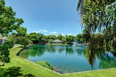 Image de Walk to Pier Village • Heated Pool • Pet Friendly • Sleeps 6