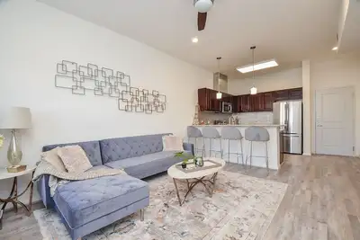 Image de 1d | Gated Complex | Daily Needs in Walking Distance