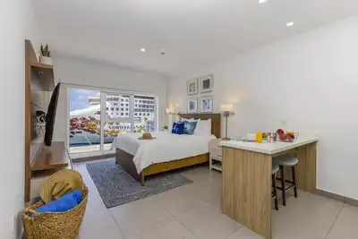 Image de Love Where U Live and Stay, Turquoise view Studio