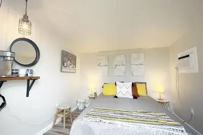 Image de Alchemy Cabin @ 13 Acres - Stay/Shop/Yoga/Meditate