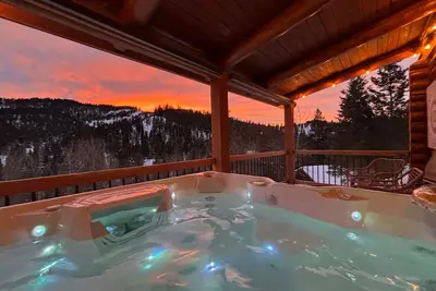 Image de Winter getaway with hot tub close to Bozeman and Bridger Bowl. Family Friendly!