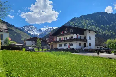 Ferienwohnungen Haus Almrausch - Stärke der Berge