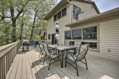 Image de Pet-Friendly Grass Lake Retreat w/ Game Room!
