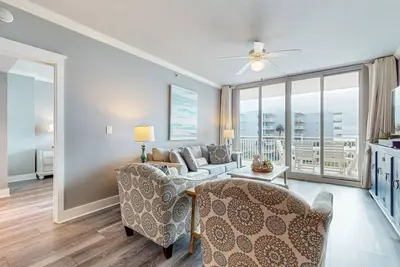 Image de Fourth Floor Oceanfront Condo with Ocean Views, Shared Pools, & Central Ac
