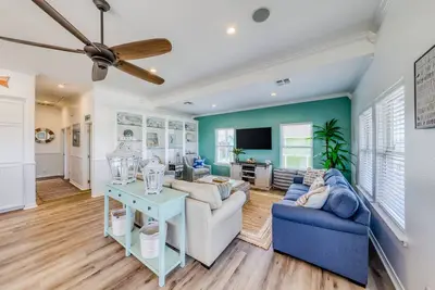 Image de Fun-Filled Oceanside House w/Bay Views, Free WiFi, Private W/D, Central Ac, Deck