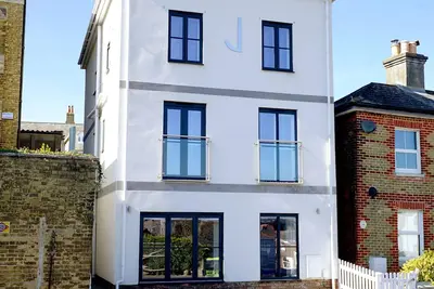 Image de 6 Bed Town House w Roof Terrace - Central Cowes