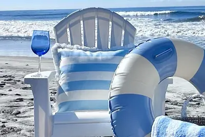 Image de #1 Location, Spacious Beach House, Steps to Fun