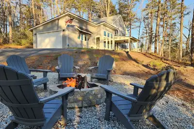 Image de Scenic Mountain Retreat-Pet Friendly-Hiking-Firepit-Wifi- Stargazer Hideaway