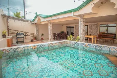 Image de The Amazing Home in a Small Town
