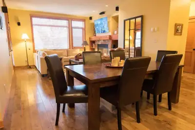 Image de Spacious Chalet at the Base of Red Mountain
