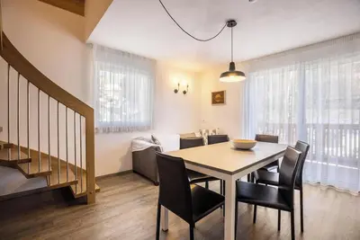 Image de Appartement de vacances \"Sis Residenz Bun Sté\" avec vue sur la montagne, jacuzzi et sauna