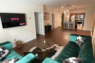 Image de Western Meets Modern- Spacious 2Bdrm Apmnt Galleria\/MedCentr\/Downtown