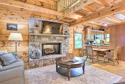 Image de Cozy Retreat w/ Deck & Sapphire Resort Access!