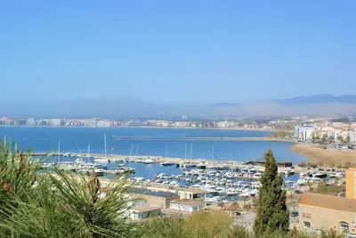 Image de Appartement avec vue sur la mer et le port a Roses Av-07