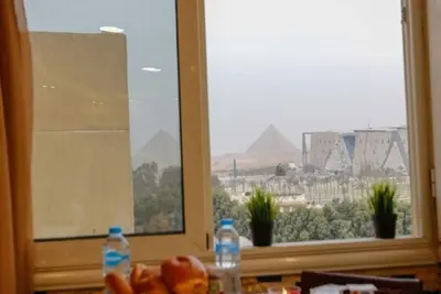 Image de Deluxe apartment 2 bedrooms with Pyramids view and Egyptian museum and kitchen