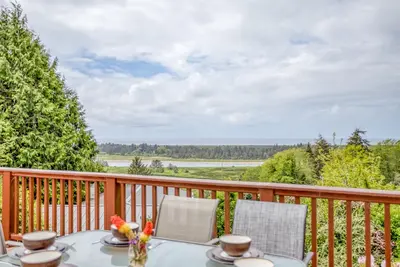 Image de Panoramic Ocean Views from this Updated Beach House!