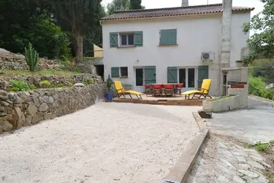 Image de Rez de jardin maison carqueiranne avec piscine