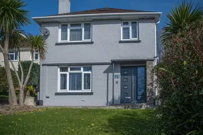 Mayfield House - 4 Bedroom House - Tenby