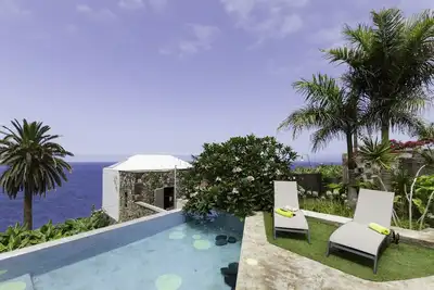 Image de Villa on the seafront with pool_Ecological farm