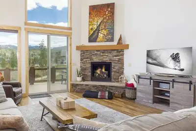 Image de Mountain Views: Hot Tub and Game Room
