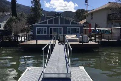 Image de The Lake Cottage on Soda Bay-Pet Friendly, Private Deck, Dock & Kayaks
