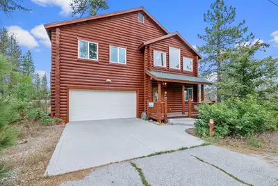 Image de Bear Bait -Walk to Lake & Village, Fireplace, Deck, Barbecue