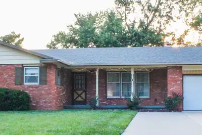 Image de Kansas home away from home near Main Street McPherson, handicap accessible<br>