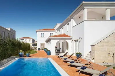 Villa Palazzo di Cleo with Pool