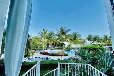 Image de Paradise Found!