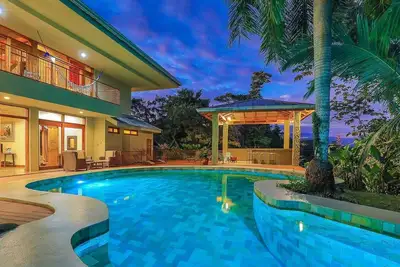 Image de Majestic Mountain and Ocean Views with Wonderful Wildlife-The Rainforest Estate