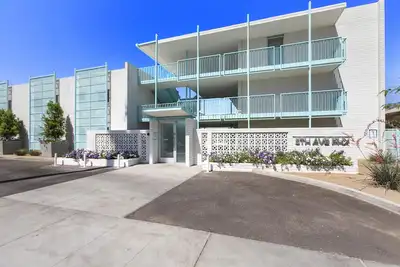 Image de Modern Designer Studio with Pool