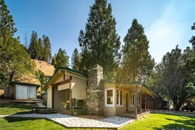 Image de Cozy Off-Grid Cabin, private 300-acres retreat