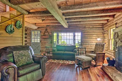 Image de Secluded Cabin on 39 Acres in Burnsville!