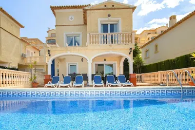 Maison de vacances privée avec piscine privée, Wifi, climatisation, Tv, terrasse, parking