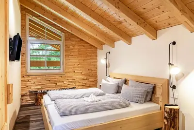 Image de Chalet Rauschn avec vue sur les montagnes avec bain à remous, sauna partagé.