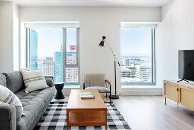 Image de Bright Oakland 2br w/ Ac, W/D, Sky Deck, next to Bart, by Blueground